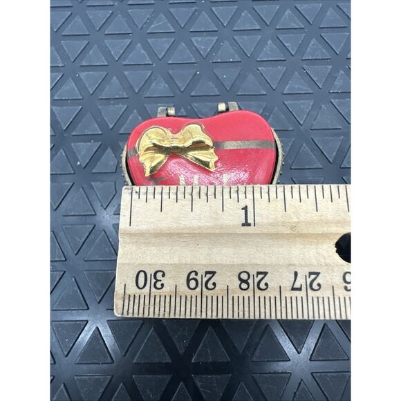 PBH Red Heart Valentine Chocolate Trinket Box with 2 Chocolate Mini Trinkets - Picture 2 of 6